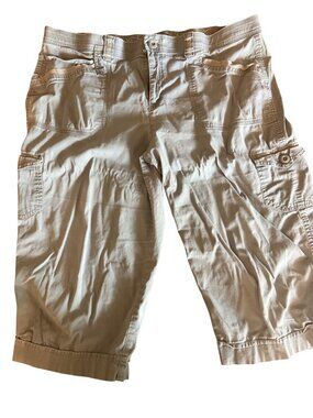 Gloria Vanderbilt Womens Sage Green Cargo Bermuda Shorts Sz 16 Stretch Cotblend